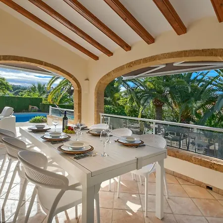 Villa Lomas Verdes By Aguilarent *