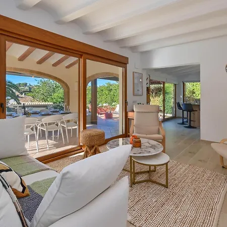 Lomas Verdes By Aguilarent *