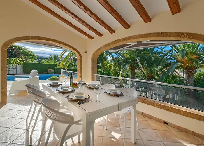 Villa Lomas Verdes By Aguilarent *